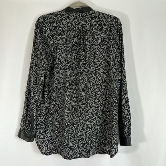 Lauren Vidal Black Paisley Deep V-Neck Long Sleeve Blouse - Picture 5 of 11